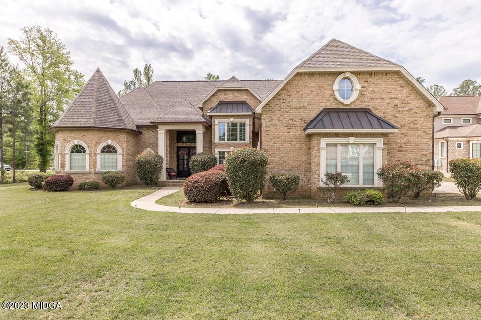 702 Latrobe Way 5