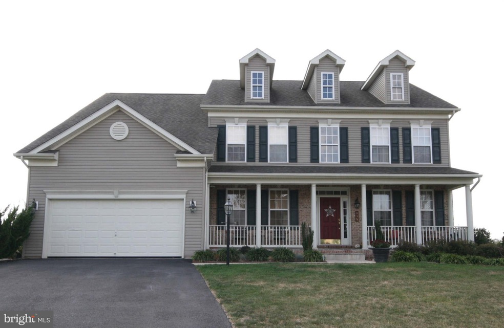 835 Shannon Dr N, Greencastle, PA 17225 - photo 1