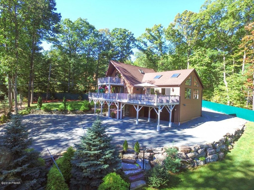 32 Crescent Dr, Hawley, PA 18428 - photo 1