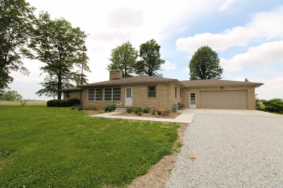 9371 S Strawtown Pike, Fairmount, IN 46928 - photo 1