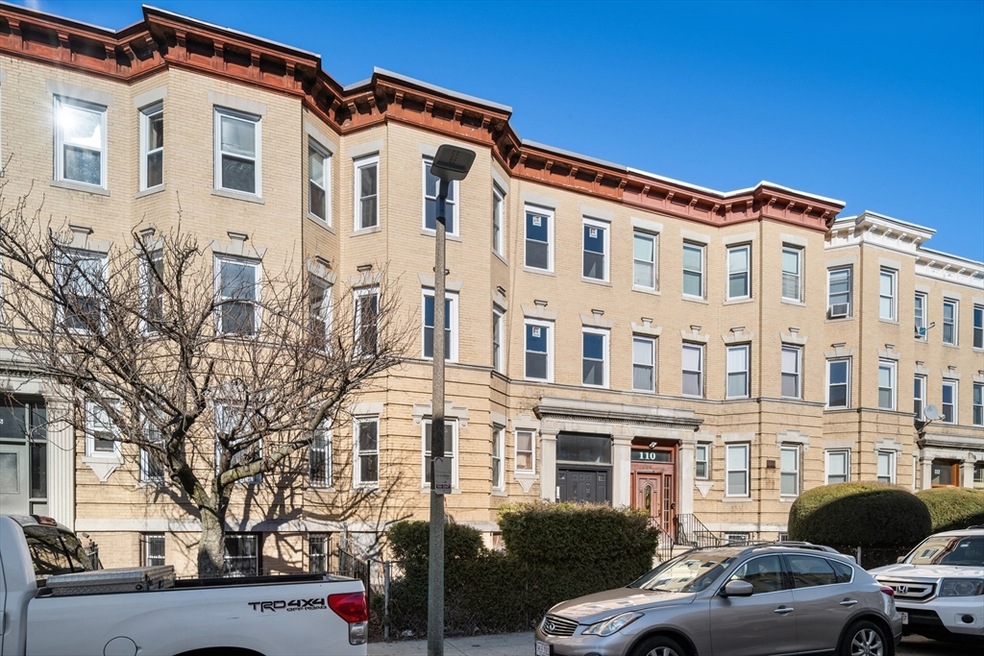 Sold $989,000 • Co-Listing Agent