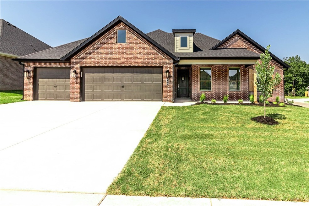 459 Casella St, Tontitown, AR 72762 - photo 1