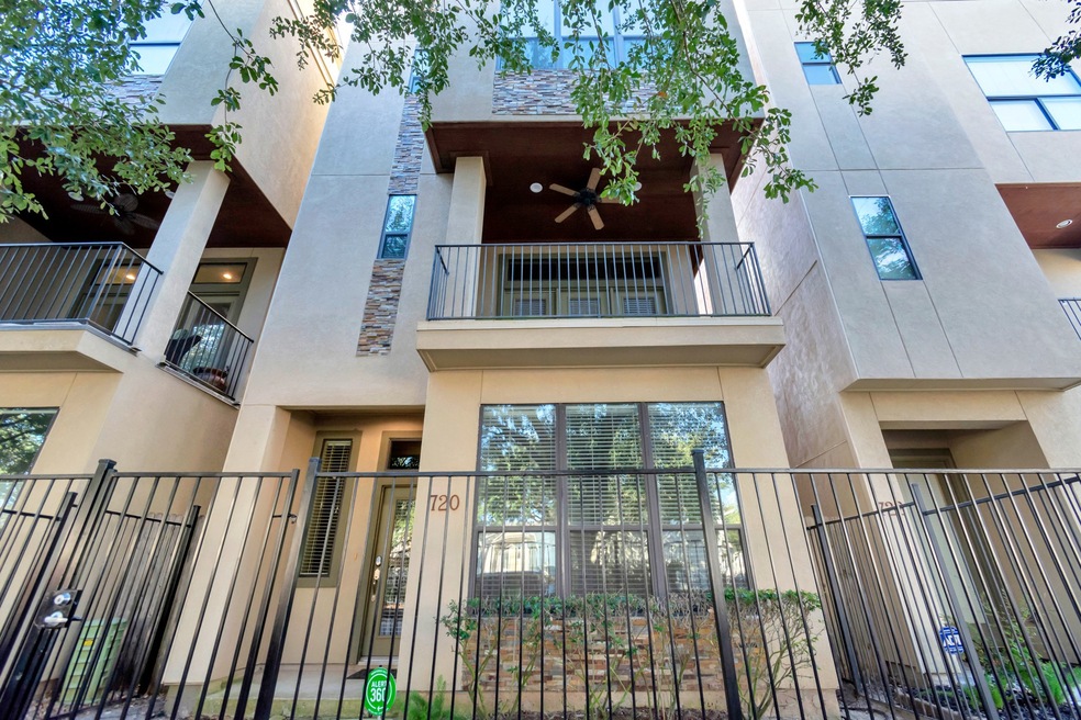 720 W 8th St, Houston, TX 77007 - photo 1