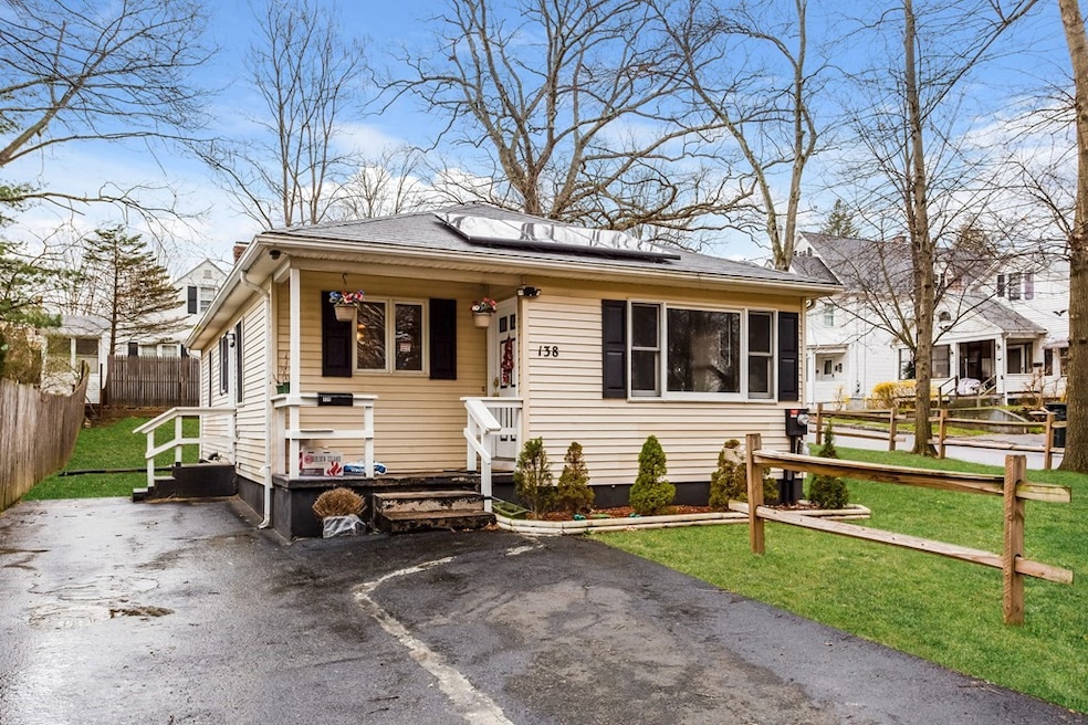 138 Rollins St, Springfield, MA 01109 - photo 1