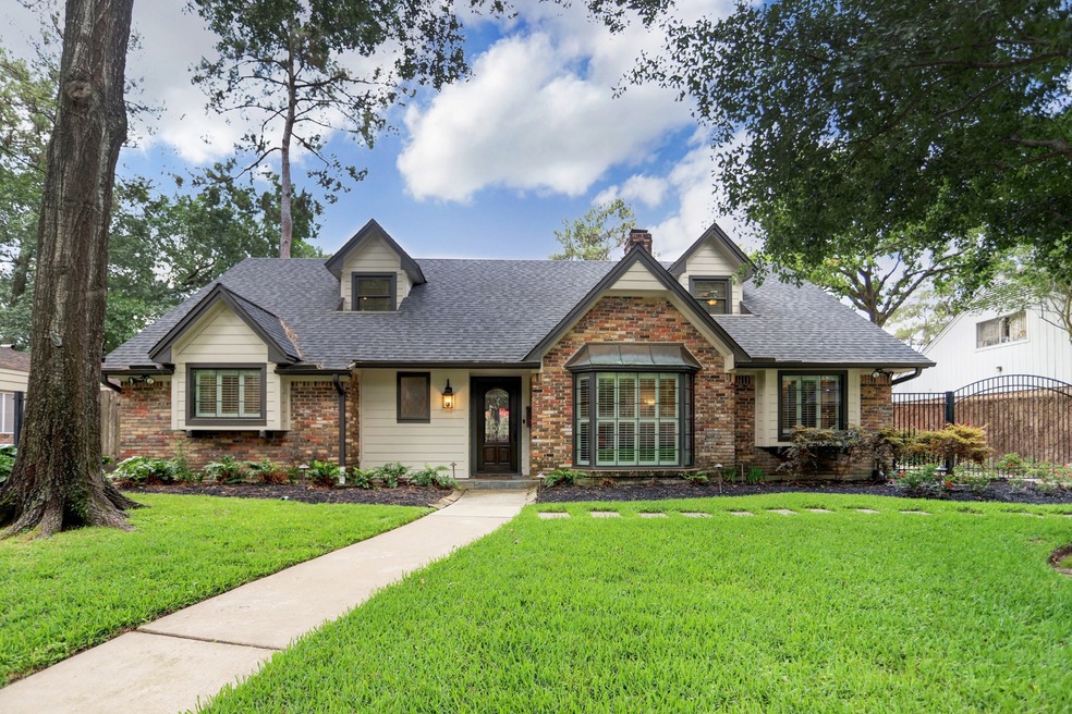 10015 Lynbrook Dr, Houston, TX 77042 - photo 1