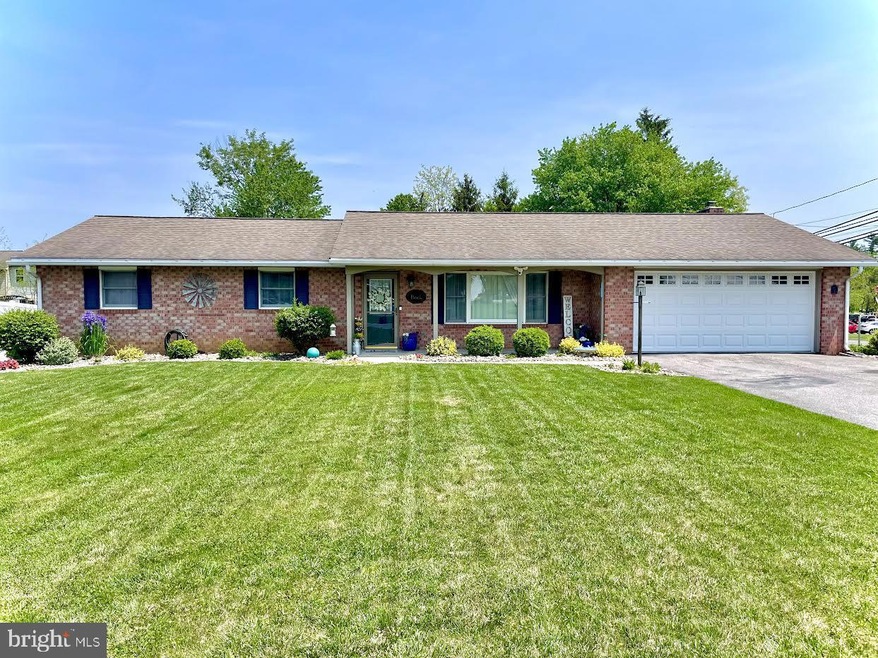 15 Jackson Dr, Chambersburg, PA 17201 - photo 1