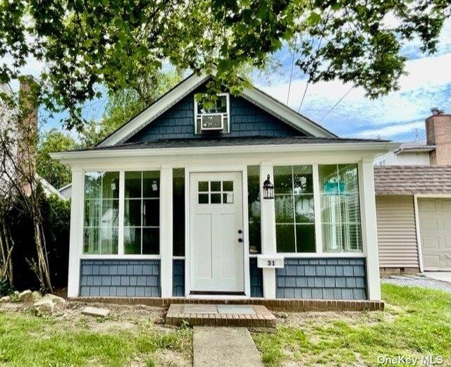 25 Hicks Ln, Great Neck, NY 11024 - photo 1