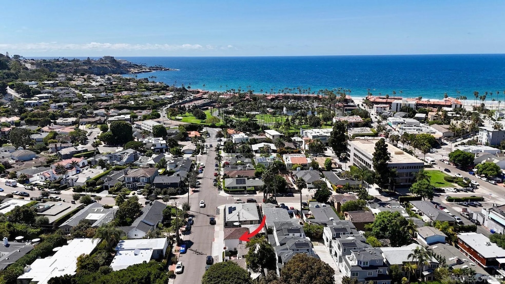 For Sale $3,295,000 • Co-Listing Agent