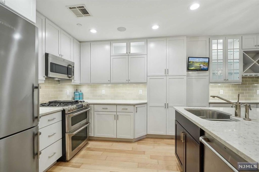 48 S Park St unit 215, Montclair, NJ 07042 - photo 1