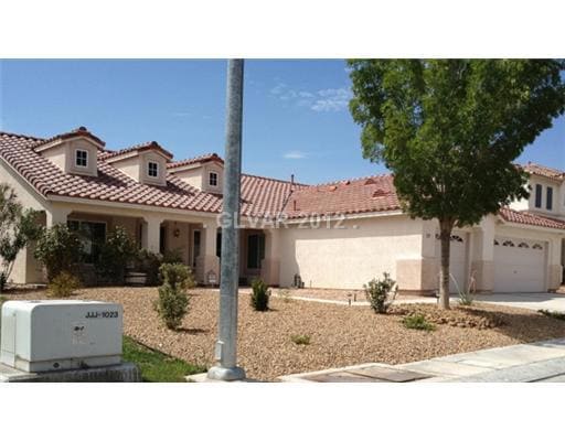 Property Photo. WHAT A NICE HOUSE!