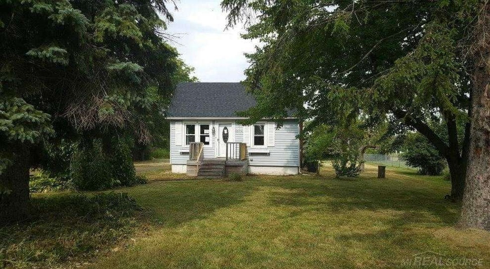 2534 Robbins Ct, Port Huron, MI 48060 - photo 1