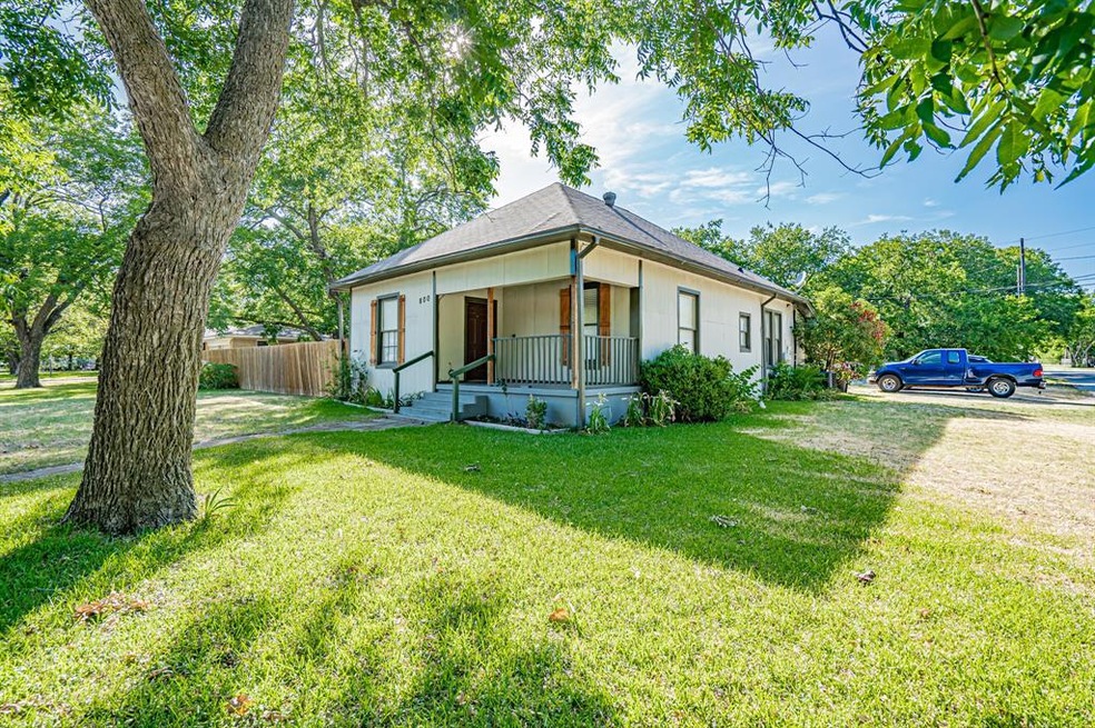 800 Euclid St, Cleburne, TX 76033 - photo 1