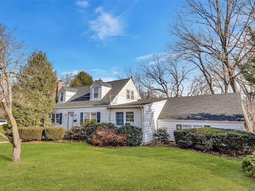 744 Millbrook Rd, River Edge, NJ 07661 - photo 1