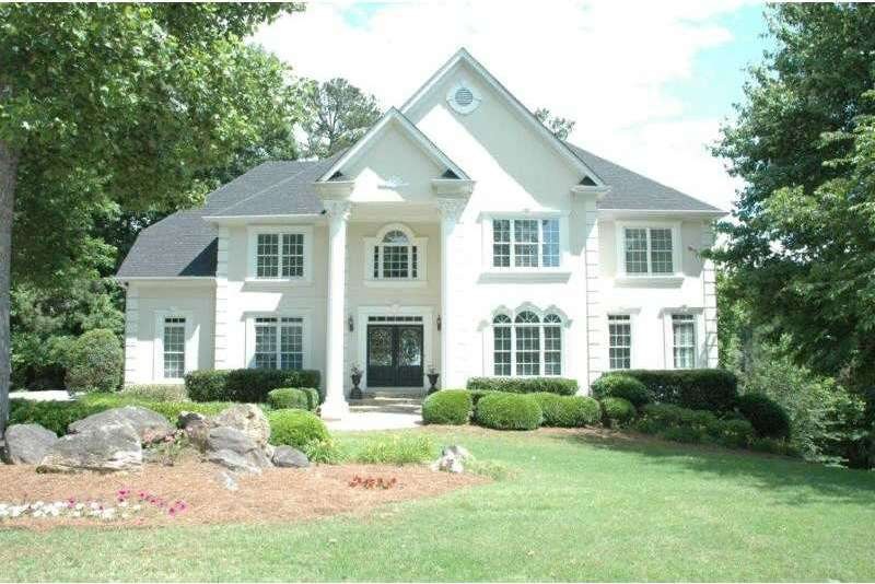 Exterior Front. Gorgeous majestic columned home on