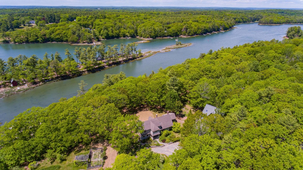 41 Tides End Road 1038