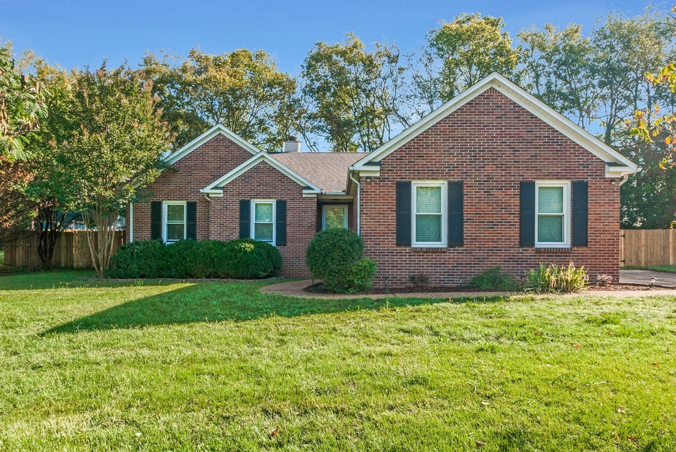 304 Longstreet Dr, Columbia, TN 38401 - photo 1