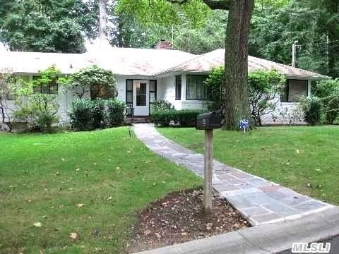 unlisted-address, Roslyn, NY 11576 - photo 1