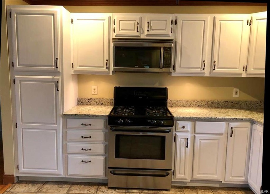 726 Newlins Rd E, Easton, PA 18040 - photo 1