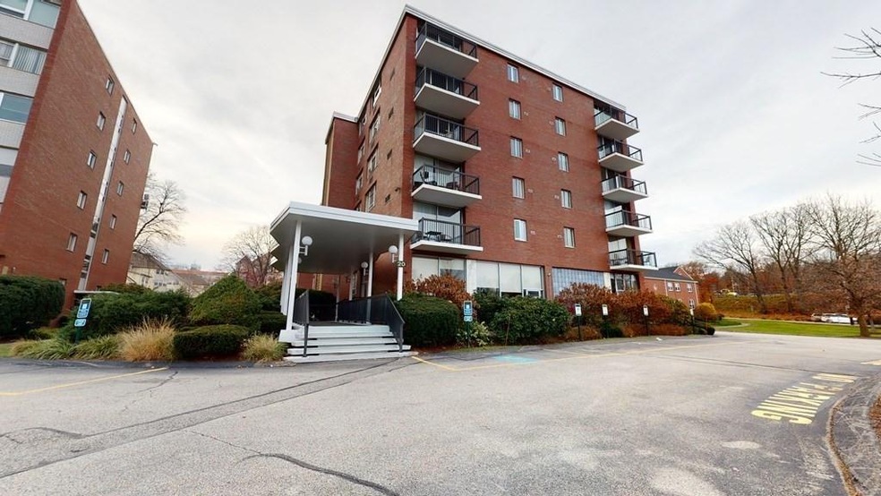 Hammond Park Condominiums unit 16, Chestnut Hill, MA 02467 - photo 1