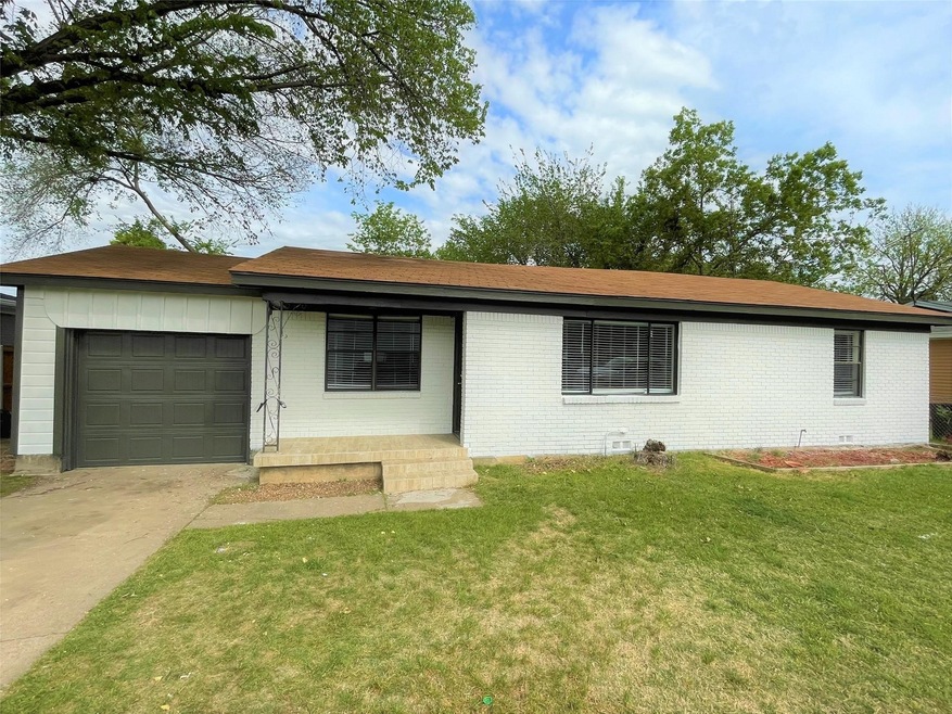 1228 Harrison Ln, Hurst, TX 76053 - photo 1