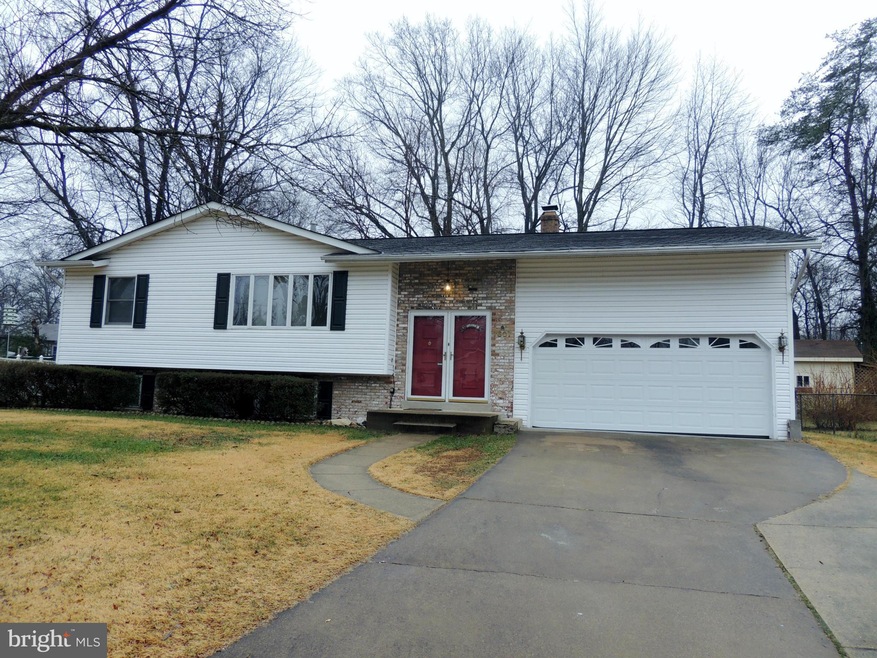 7607 Mccloud Ct, Lorton, VA 22079 - photo 1