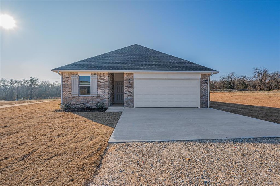 29219 Apache Dr, McLoud, OK 74851 - photo 1
