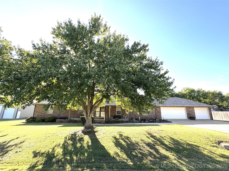 212 W Calista Dr, Tahlequah, OK 74464 - photo 1