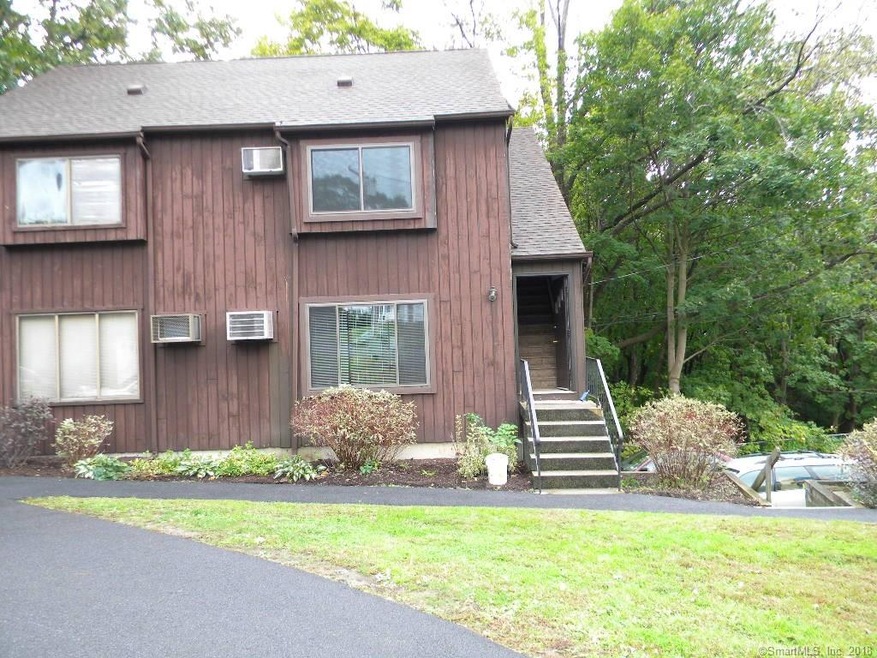 28 Starr Ave unit 1, Danbury, CT 06810 - photo 1