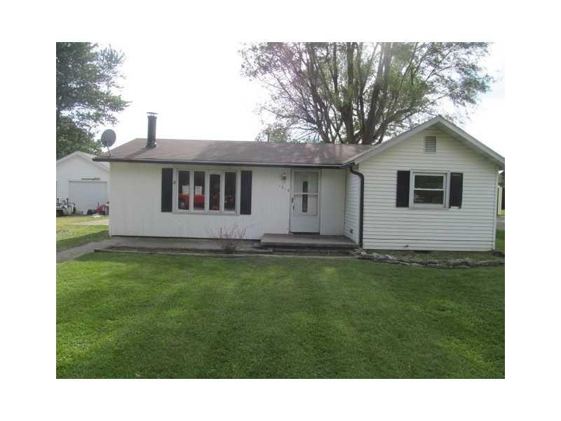 1216 N 10th St, Elwood, IN 46036 - photo 1