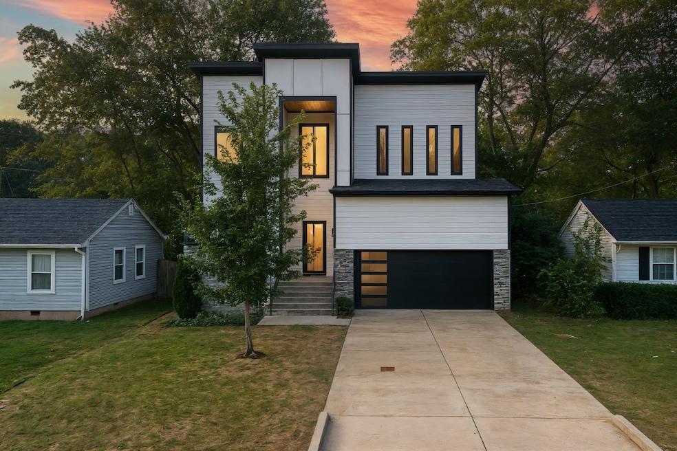 For Sale $1,025,000 • Co-Listing Agent