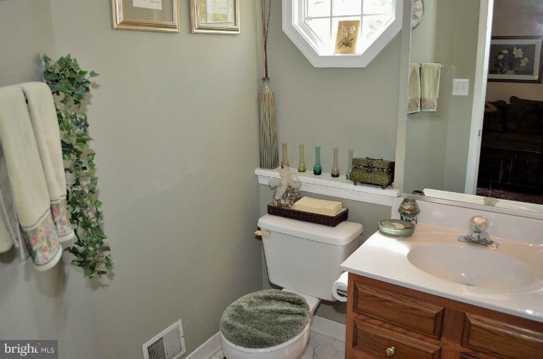 14016 Winding Ridge Ln, Centreville, VA 20121 - photo 1