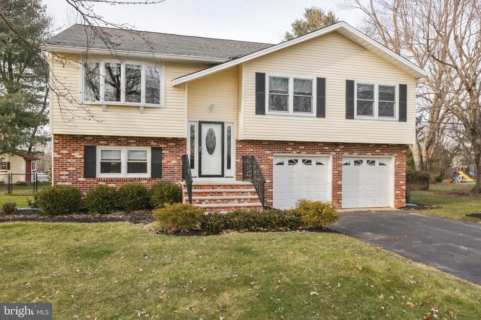 1009 Cummings Rd, Monmouth Junction, NJ 08852 - photo 1