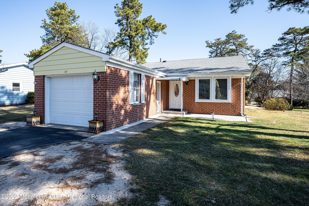 37 Franklin Ln-16