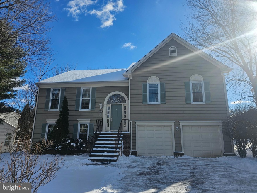 1012 Dulaney Mill Dr, Frederick, MD 21702 - photo 1