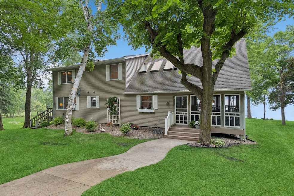 For Sale $699,900 • Co-Listing Agent