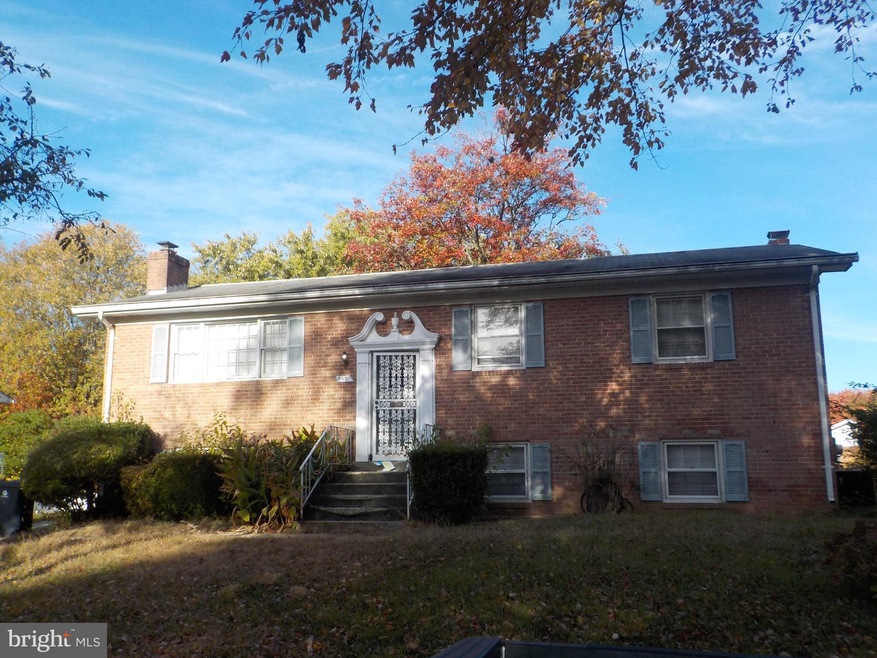 905 Karen Blvd, Capitol Heights, MD 20743 - photo 1