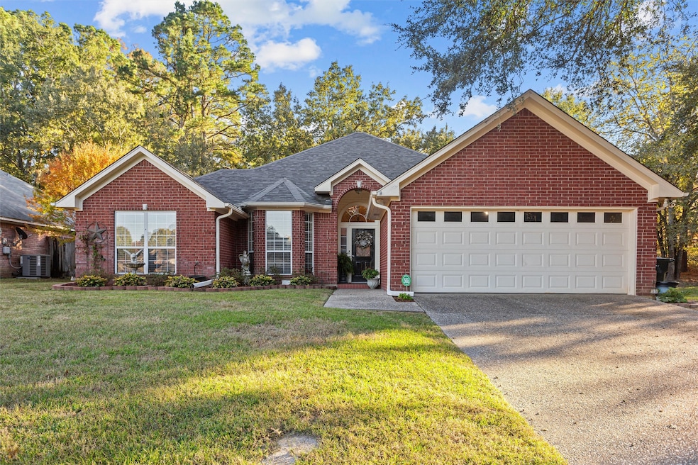12071 Acadia Dr, Tyler, TX 75703 - photo 1
