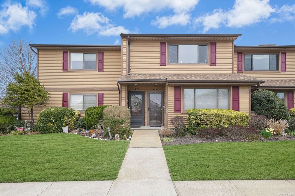 100 Daly Blvd unit 2717, Oceanside, NY 11572 - photo 1