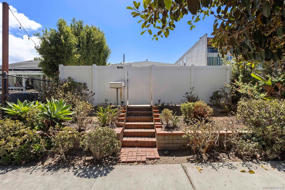 1561 Reed Ave, San Diego, CA 92109 - photo 1
