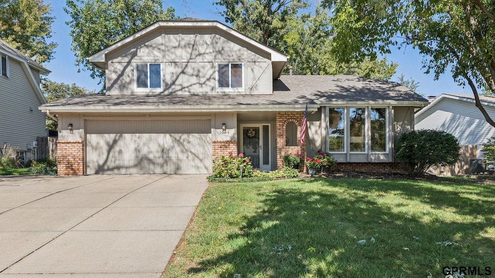 1004 Berkley Ave, Papillion, NE 68046 - photo 1