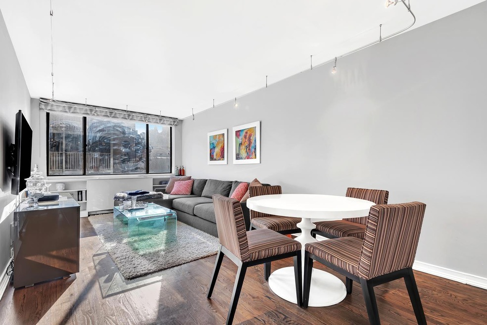 Sold $1,900,000 • Co-Listing Agent