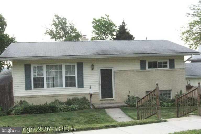 1100 Raven Dr, Halethorpe, MD 21227 - photo 1