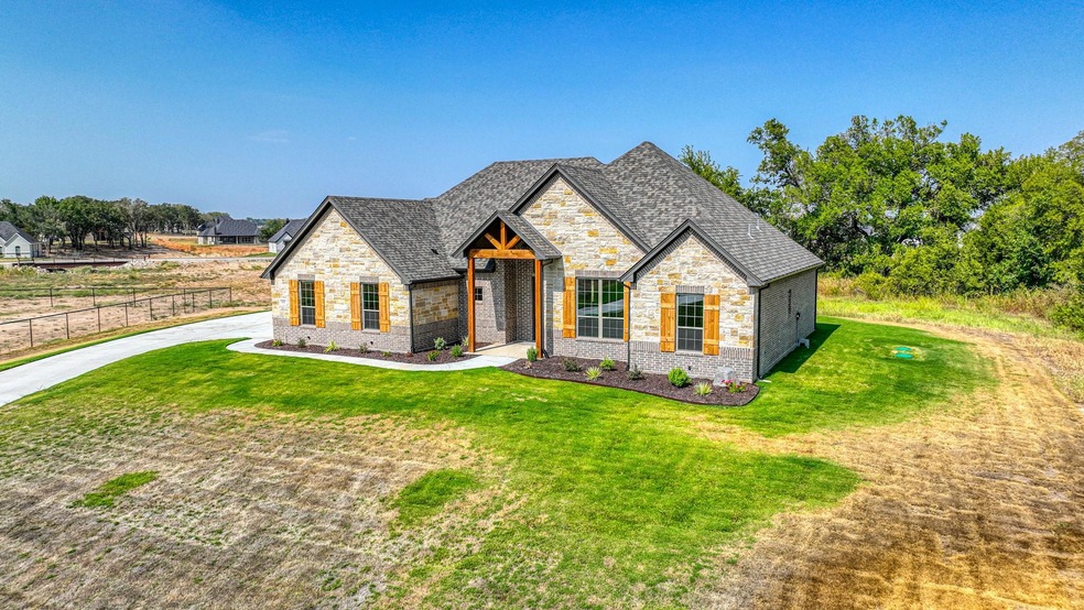 915 Taylor Branch, Springtown, TX 76082 - photo 1