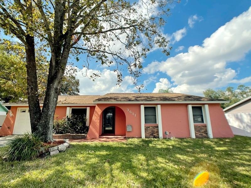 3611 Sugarcreek Dr, Tampa, FL 33619 - photo 1