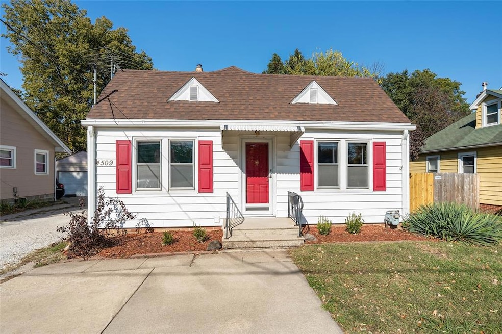 4509 Hickman Rd, Des Moines, IA 50310 - photo 1