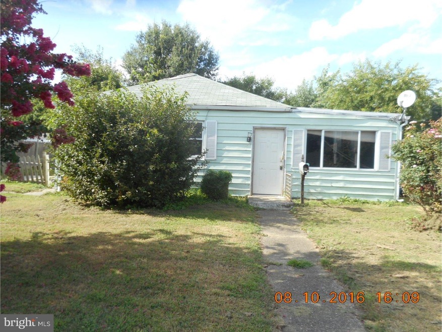 733 Woodtop Rd, Wilmington, DE 19804 - photo 1