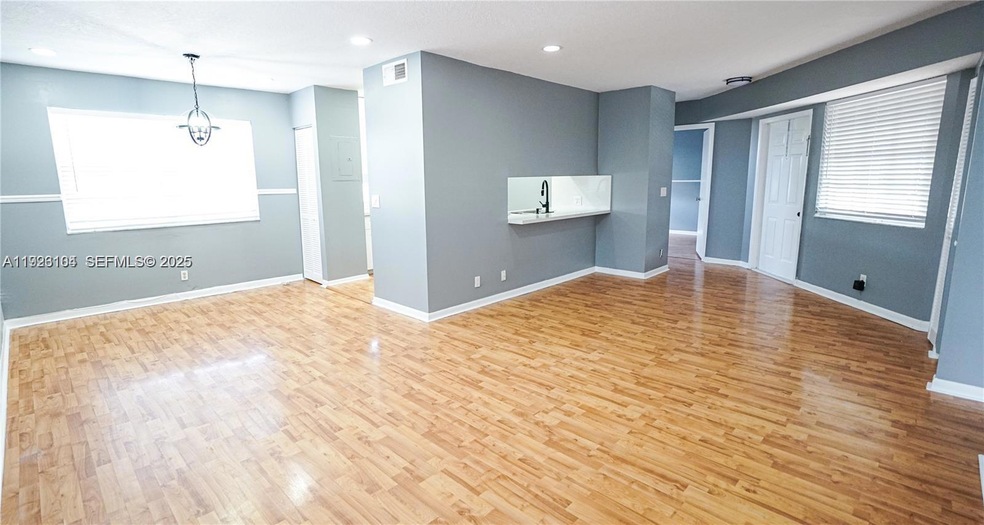 465 SW 86th Ave unit 208, Pembroke Pines, FL 33025 - photo 1