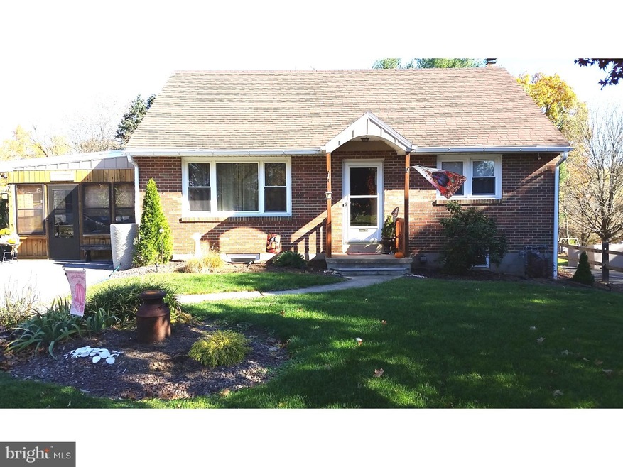 3131 Stoudts Ferry Bridge Rd, Reading, PA 19605 - photo 1