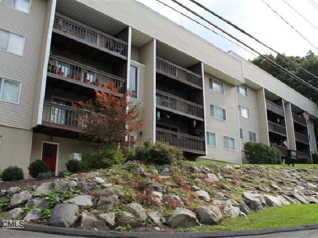 32 Coalpit Hill Rd unit 2, Danbury, CT 06810 - photo 1