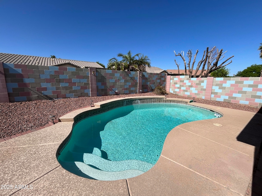 13444 W Paradise Ln, Surprise, AZ 85374 - photo 1